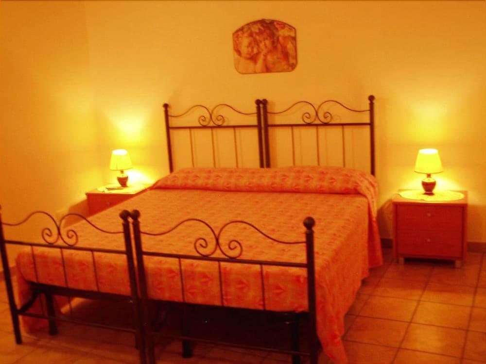 Pineta Monserrato Bed & Breakfast Modica Dış mekan fotoğraf