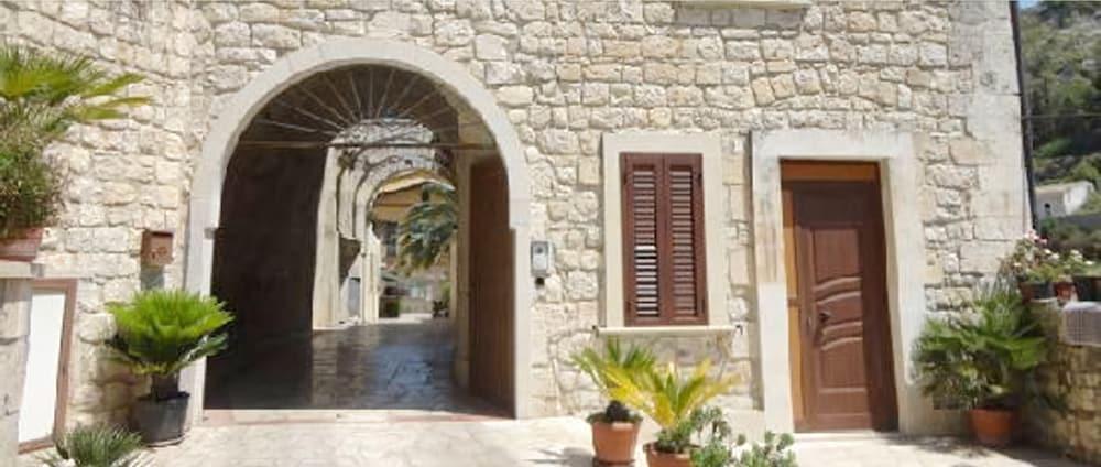 Pineta Monserrato Bed & Breakfast Modica Dış mekan fotoğraf