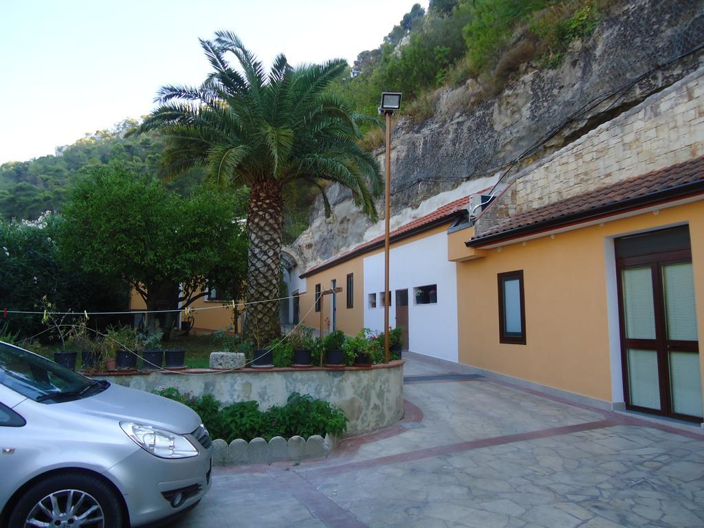 Pineta Monserrato Bed & Breakfast Modica Dış mekan fotoğraf